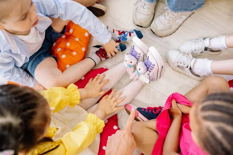 Ce isi doresc parintii moderni din Suceava de la o cresa privata unde copiii invata prin joaca?